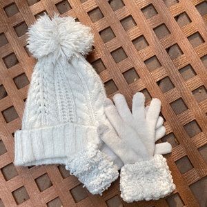 NWOT Sonoma Knitted Hat and Gloves